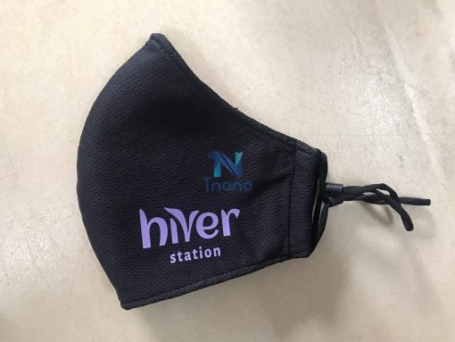 Khẩu trang vải mè in logo Hiver Station