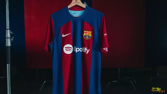 Mẫu áo đấu chnhs thức của CLB Barcelona mùa 23-24